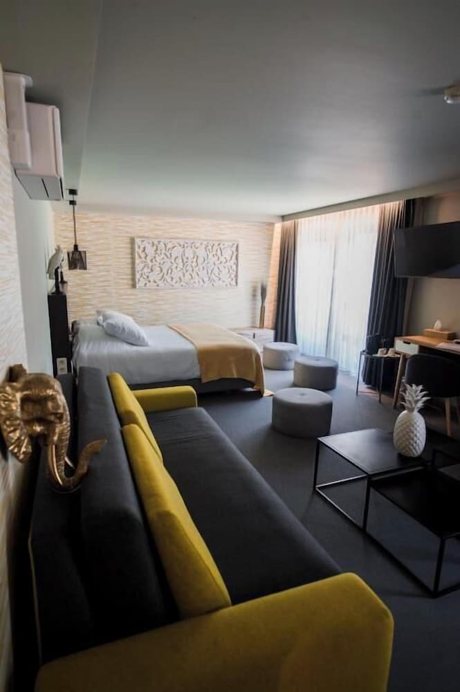 Standard Suite, Lake View photo 3