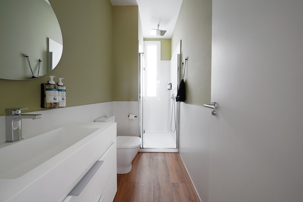 3 Bedroom Apartment with Balcony - Photo 16