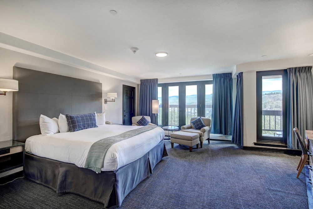 Deluxe Room, 1 King Bed - Photo 1
