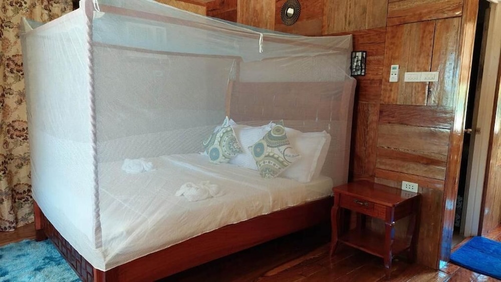 Economy Cabin, 1 Double Bed, Non Smoking, Beach View - Photo 5