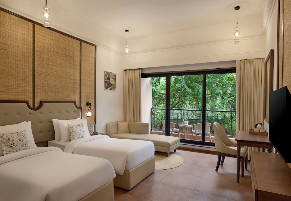 Room, 2 Twin Beds, Balcony (View) photo 1