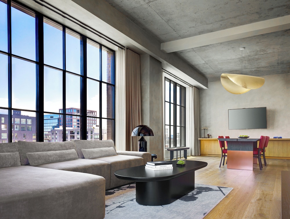 Suite, Accessible (Sake)