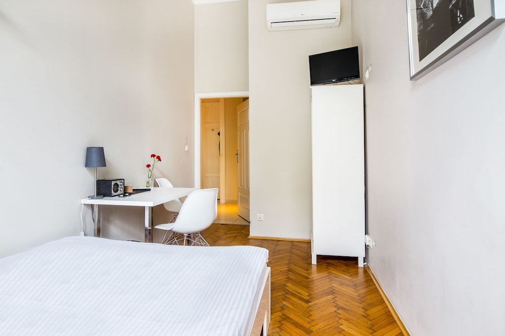 Suite, 2 Bedrooms photo 3