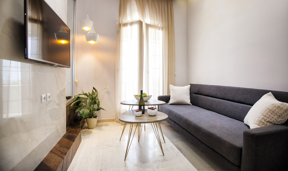 Suite, Jetted Tub