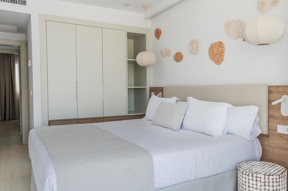 Suite, 2 Bedrooms (2+1 child free)