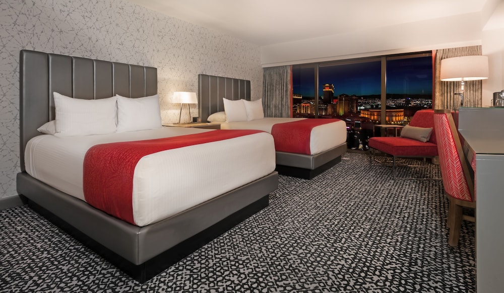Flamingo Room, 2 Queens, City View, Habitat Tower - Photo 1