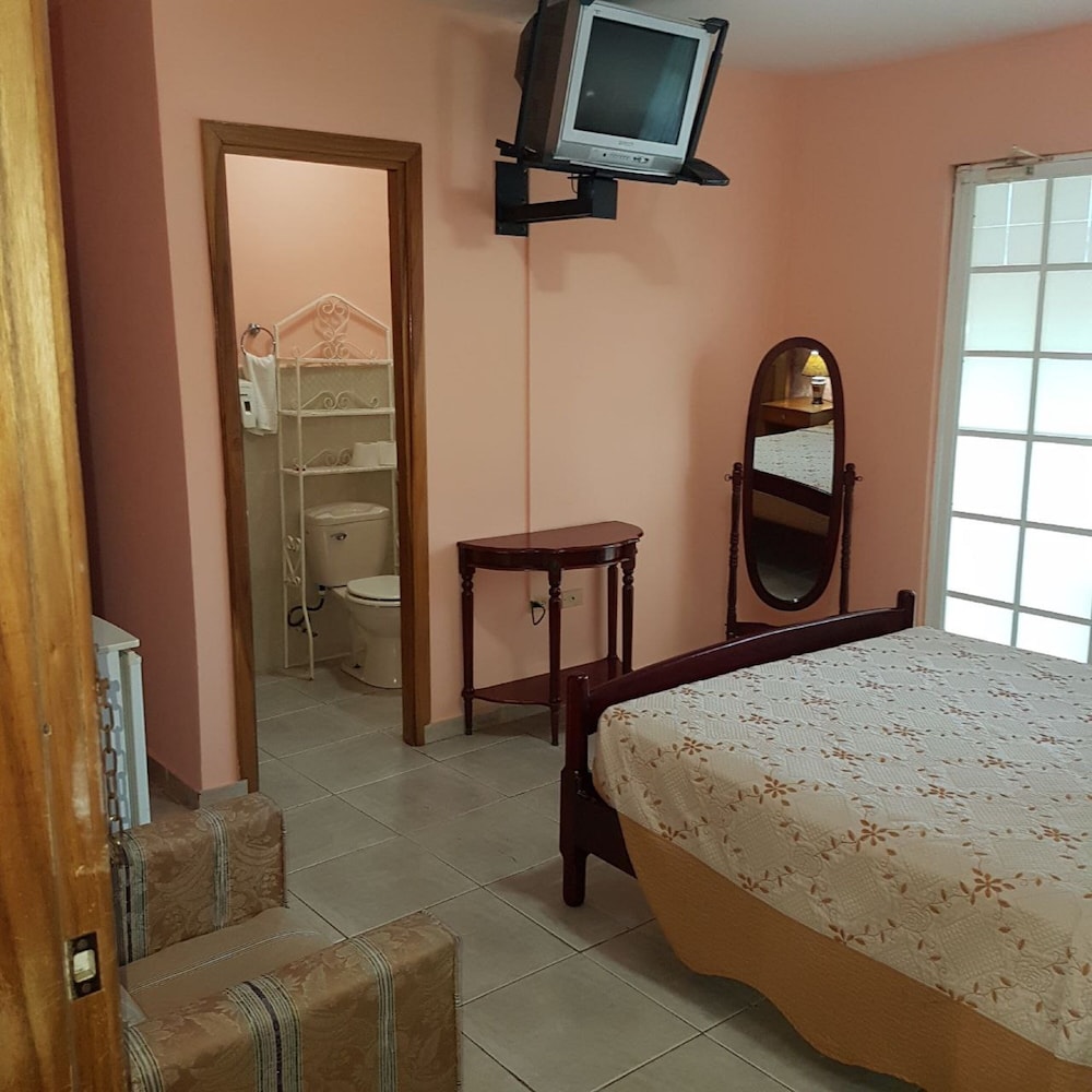 Queen room with balcony photo 1
