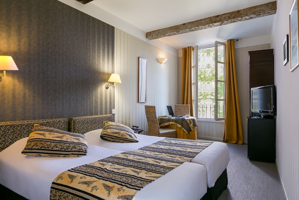 Comfort Room, 1 King Bed, Non Smoking, Garden View photo 3