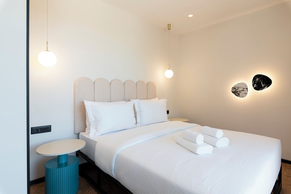 Deluxe Studio Suite photo 2