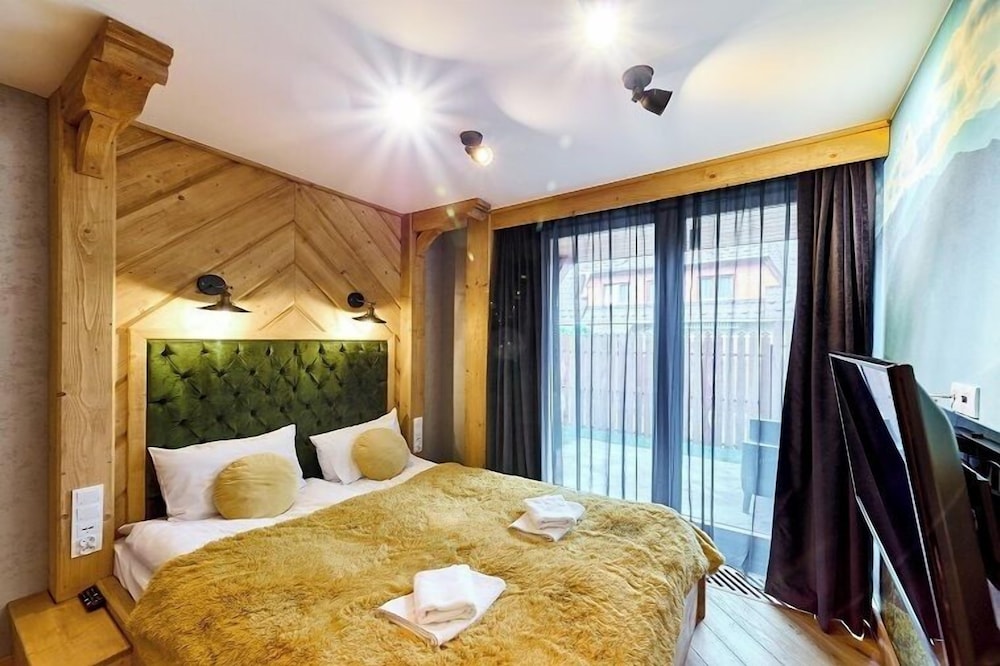 Deluxe Apartment (304 without SPA, no Pool access)