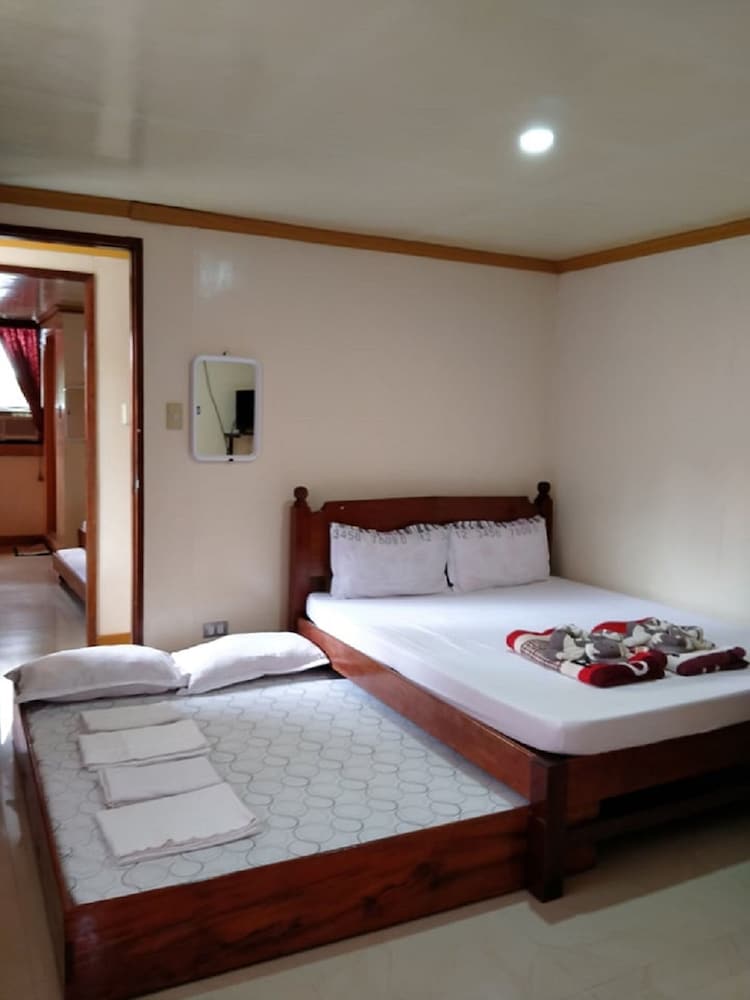 Deluxe Quadruple Room, 1 Bedroom, Non Smoking, Ocean View photo 1