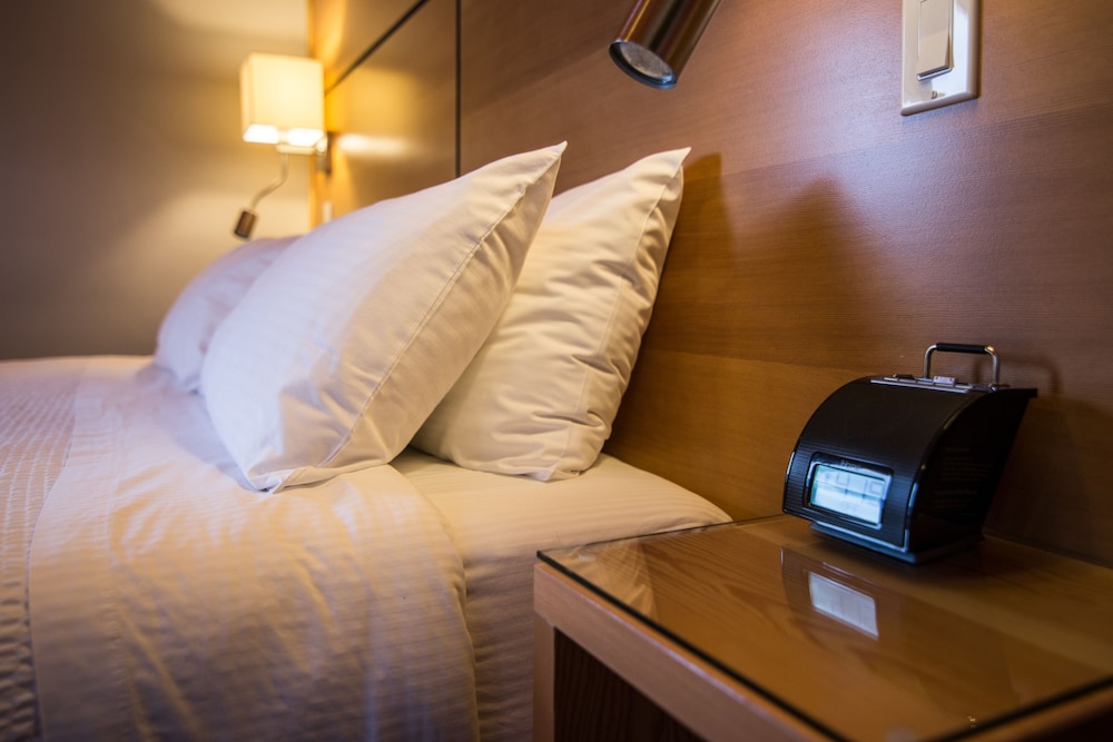 Deluxe Room, 1 Queen Bed with Sofa bed photo 3