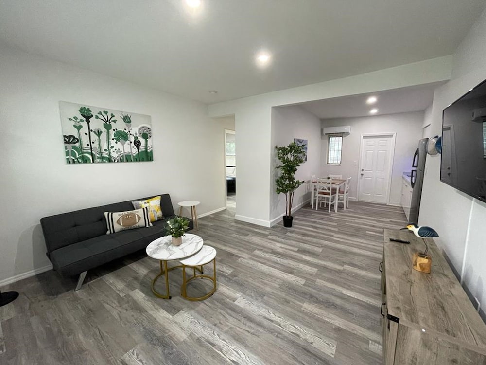 Traditional Apartment photo 1
