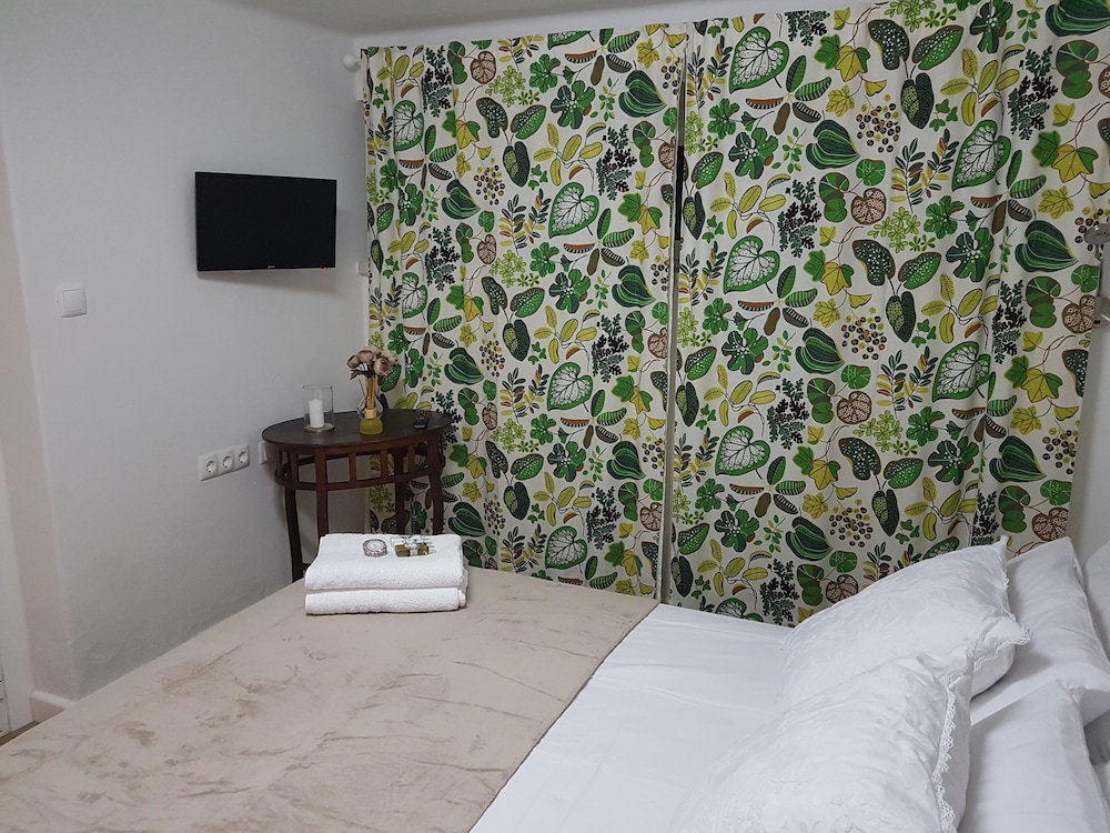 Classic Apartment, 1 Bedroom, Garden View