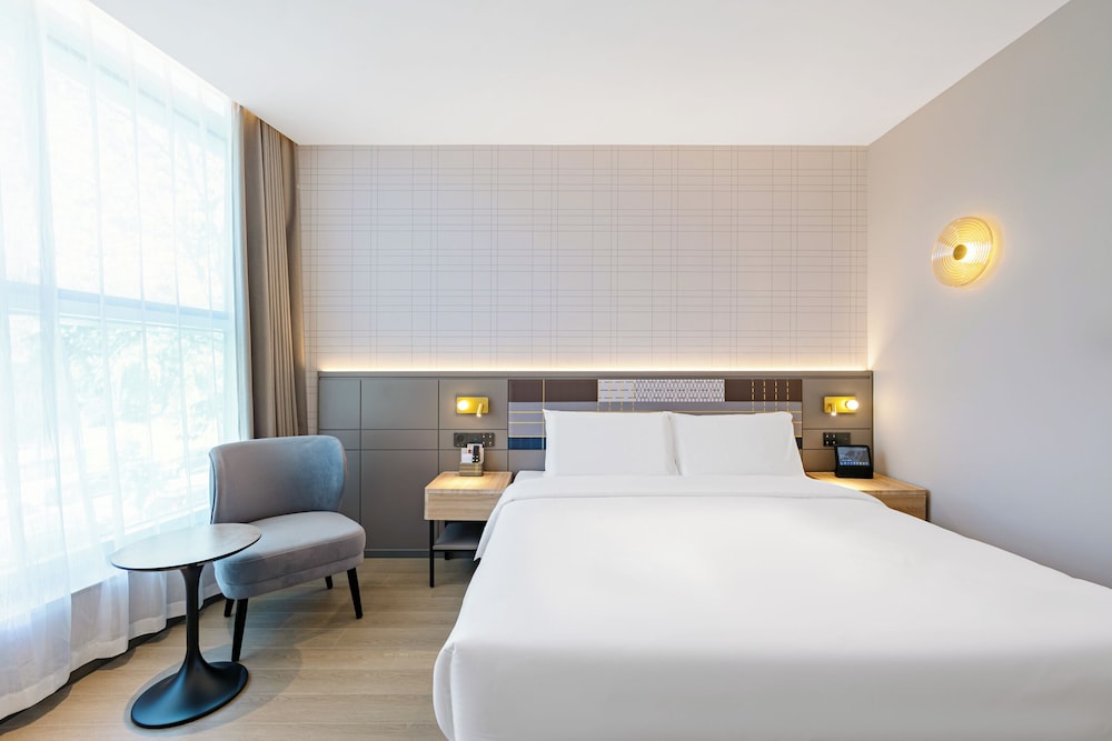 Superior Single Room, City View