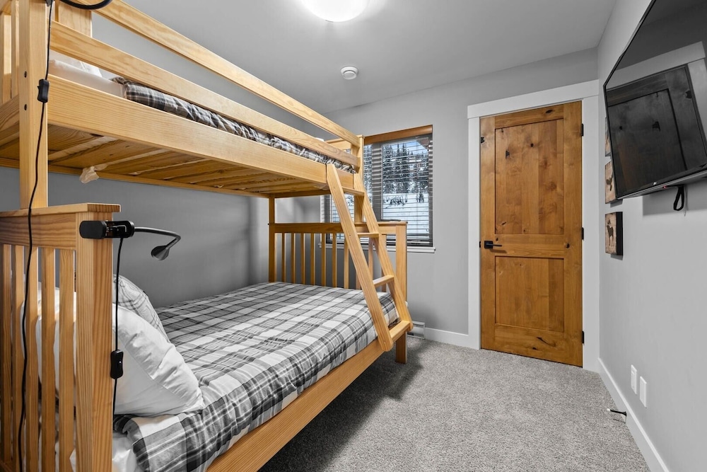 Townhome, 3 Bedrooms photo 3