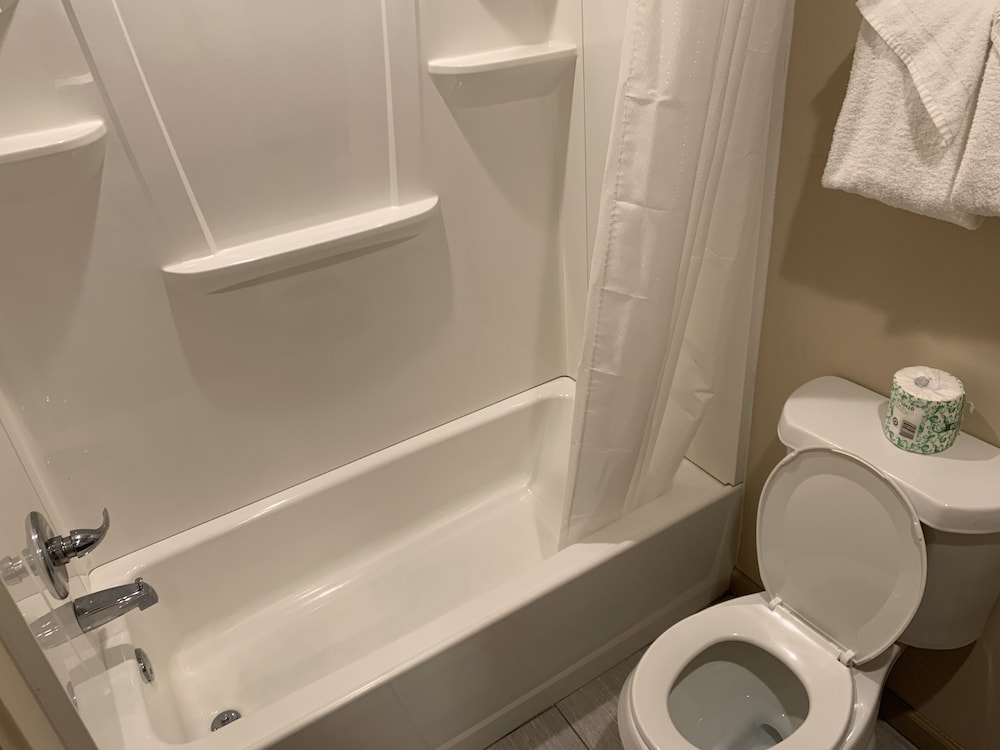 Suite, 1 King Bed with Sofa bed, Jetted Tub, photo 6