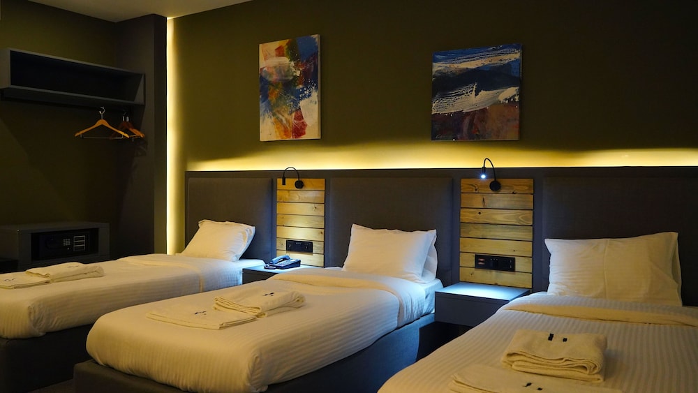 Deluxe Triple Room - Photo 3