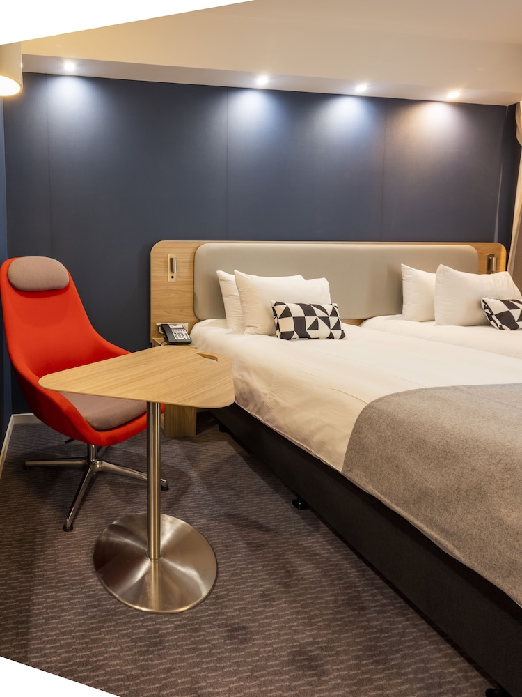 Standard Room, 1 Queen Bed (Free Breakfast) - Photo 7