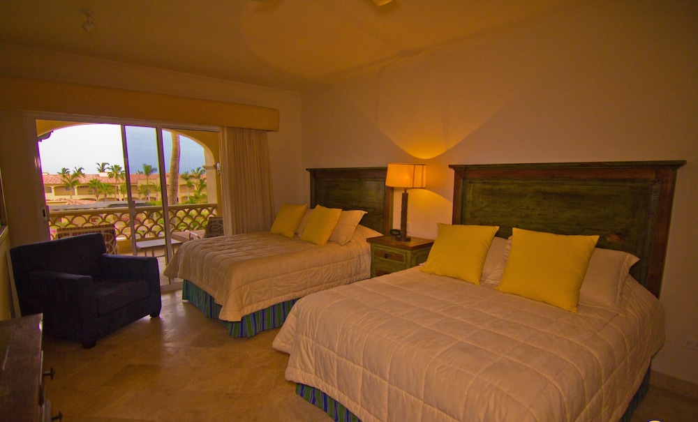 Design Condo, 2 Bedrooms, Ocean View, Sea Facing