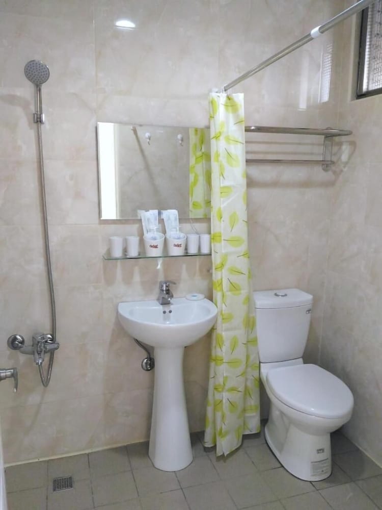 Standard Quadruple Room (302-3f) photo 3
