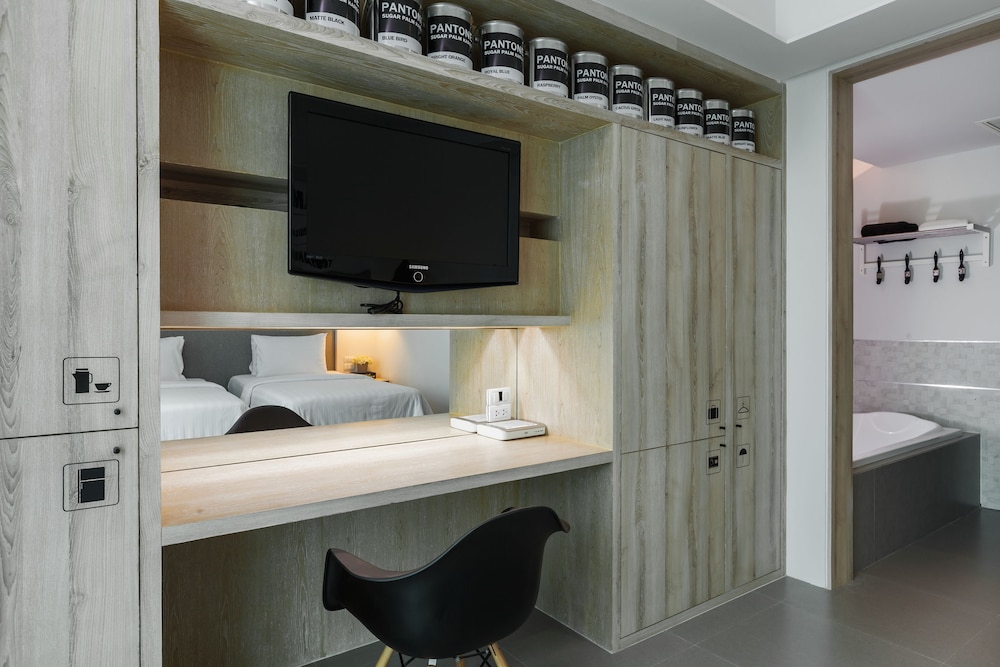 Deluxe Room - Photo 5