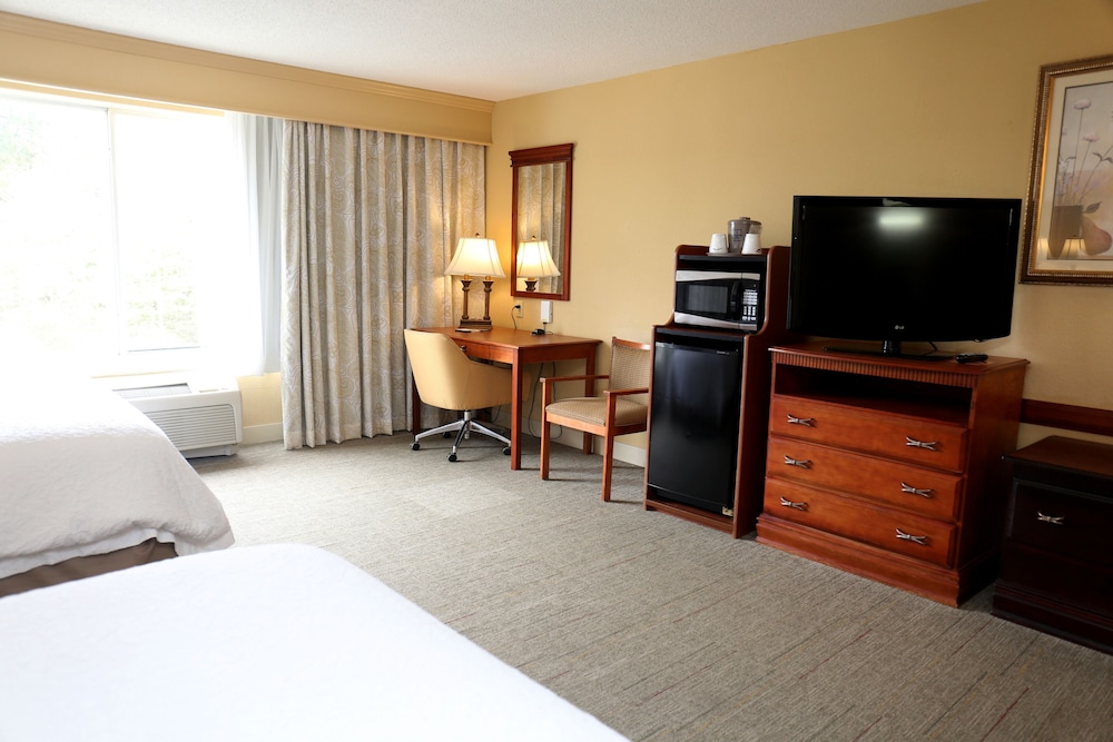 Room, 2 Queen Beds, Accessible, Non Smoking photo 2
