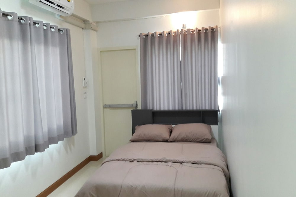 Deluxe Double Room with Private Bathroom photo 3