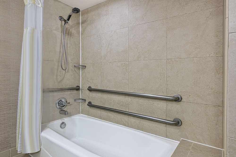 Room, Accessible - Photo 5