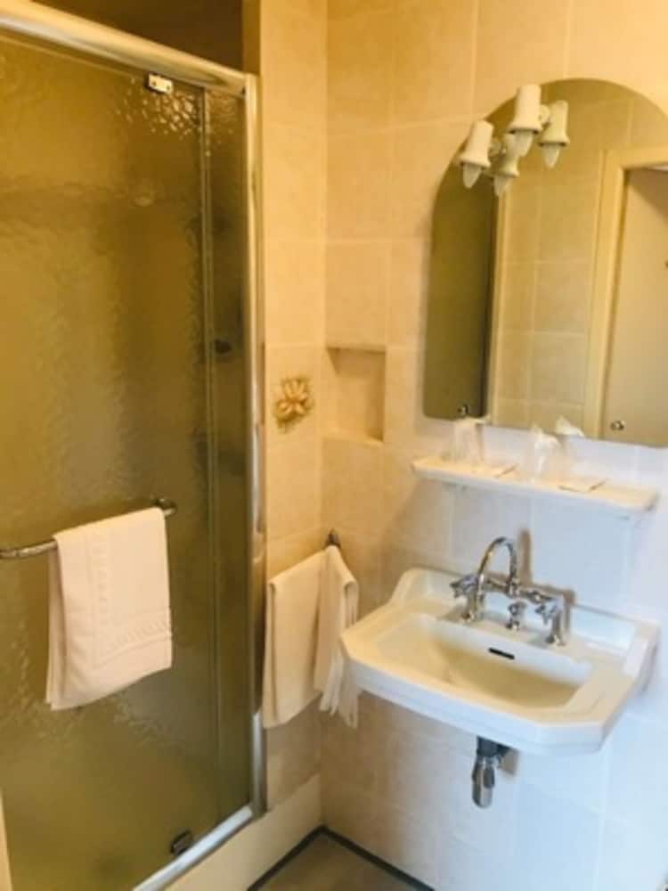 Standard Triple Room photo 2