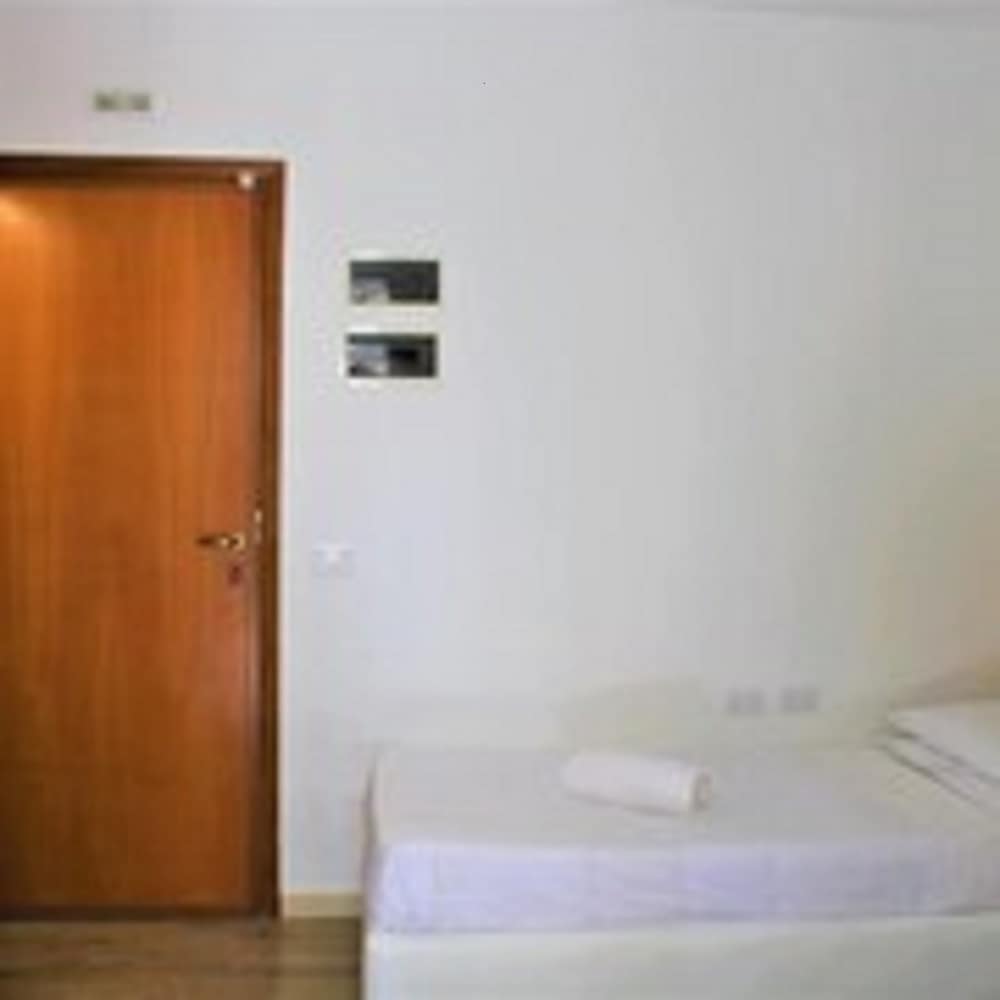 Superior Room, 1 King Bed, Non Smoking, Balcony (Converts to 2 Twin Beds)
