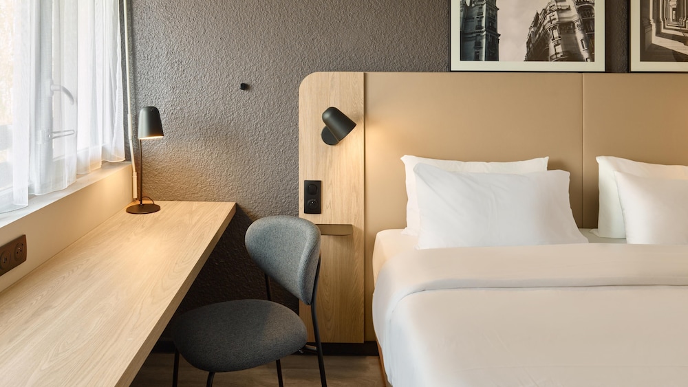 Superior Room, 1 King Bed - Photo 3