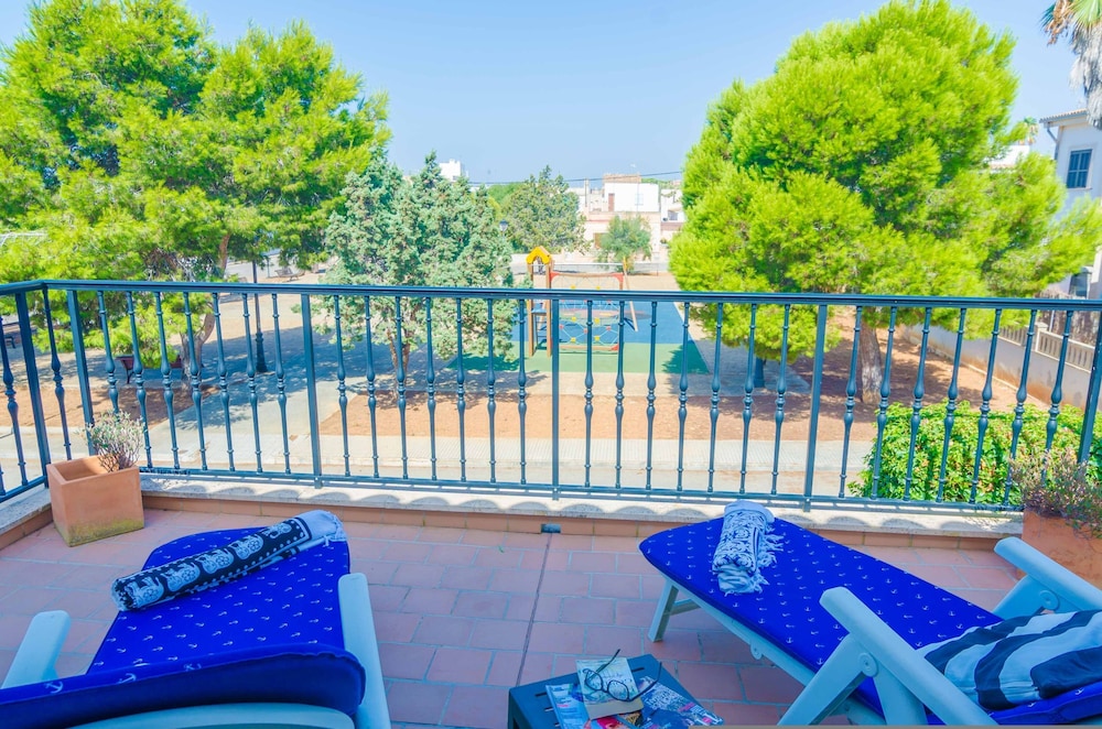 Villa photo 2