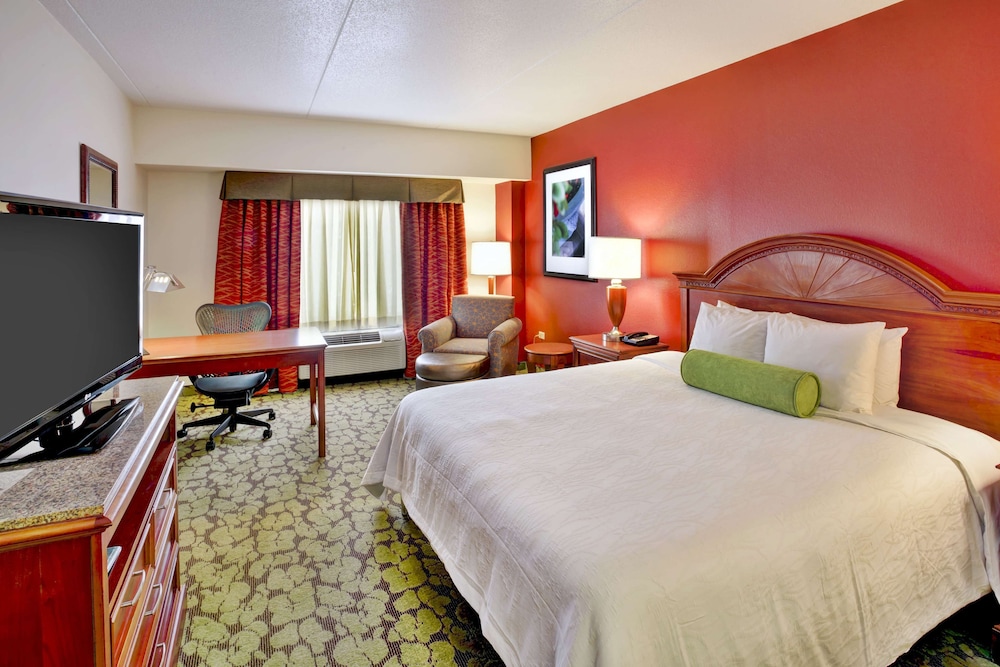Premium Room, 1 King Bed (Drinks-Snacks)