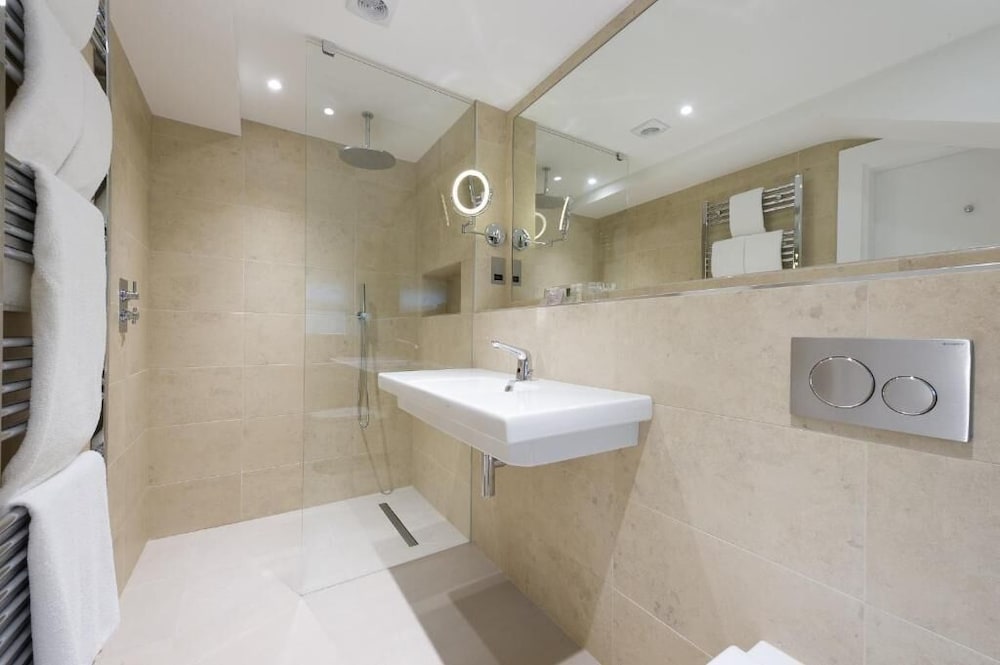 Business Suite - Photo 2