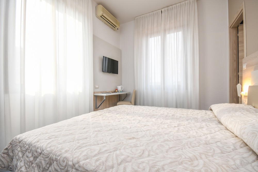 Double Room, 1 Queen Bed - Photo 20