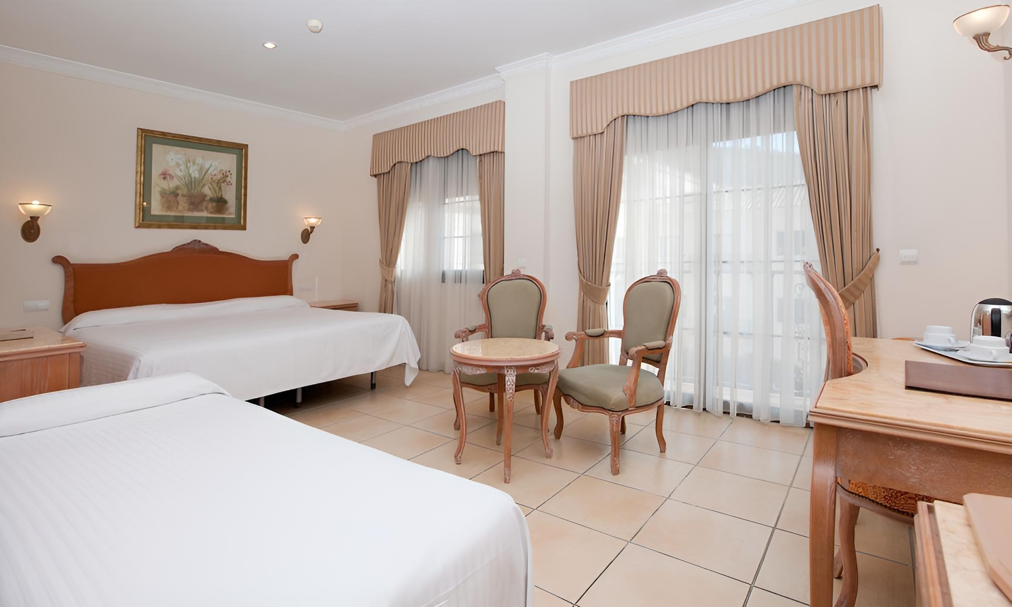 Standard Triple Room photo 3