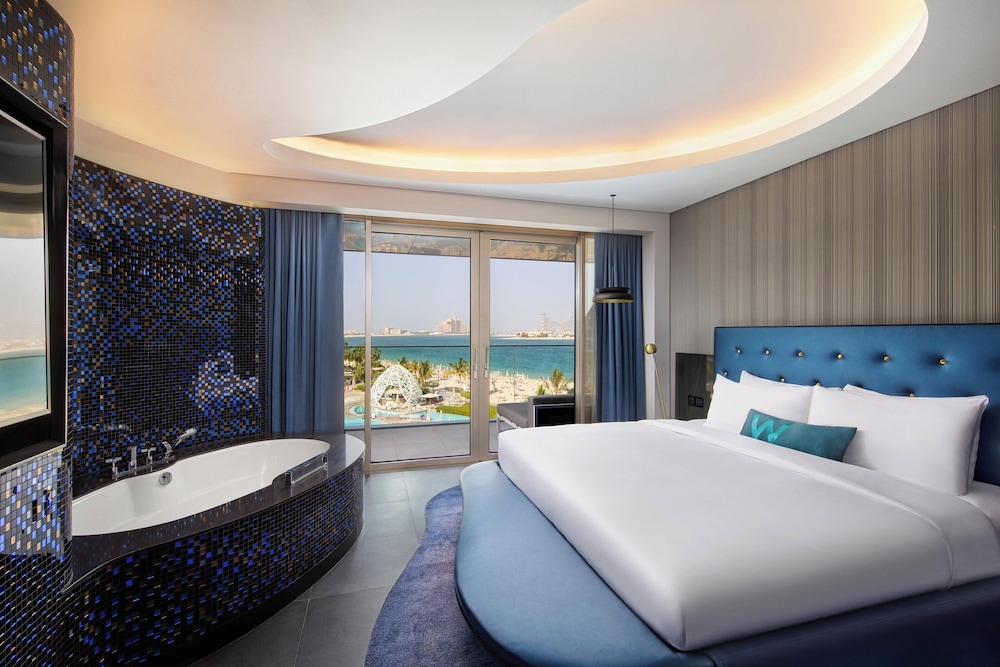 Marvelous Jacuzzi Suite, 1 Bedroom Suite, 1 King, Skyline View, Terrace, Whirlpool