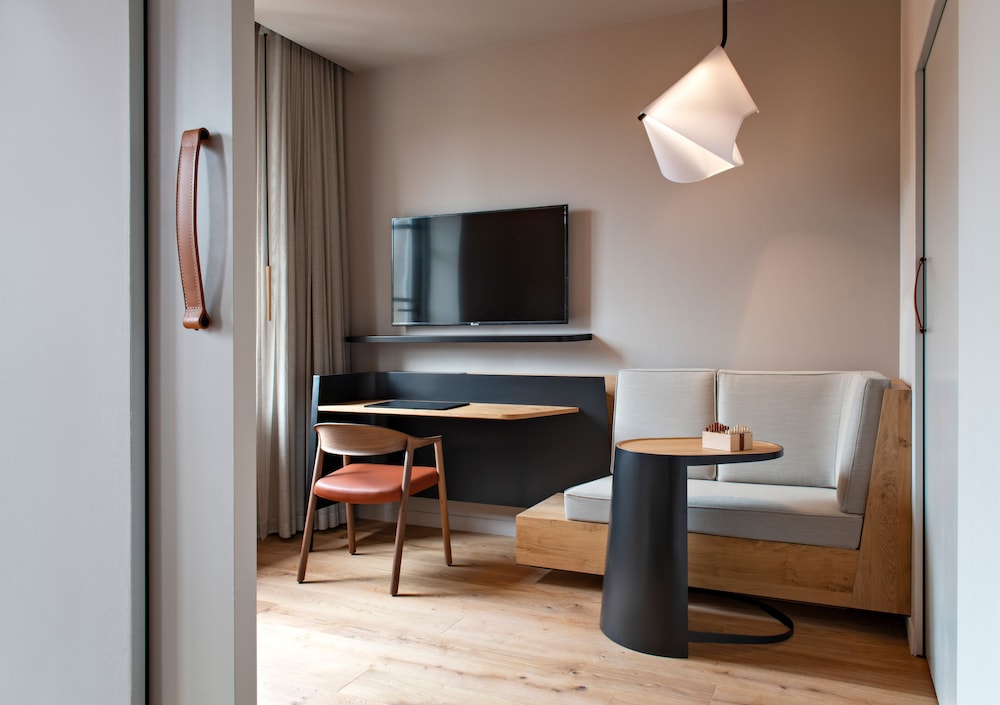 Suite Suite