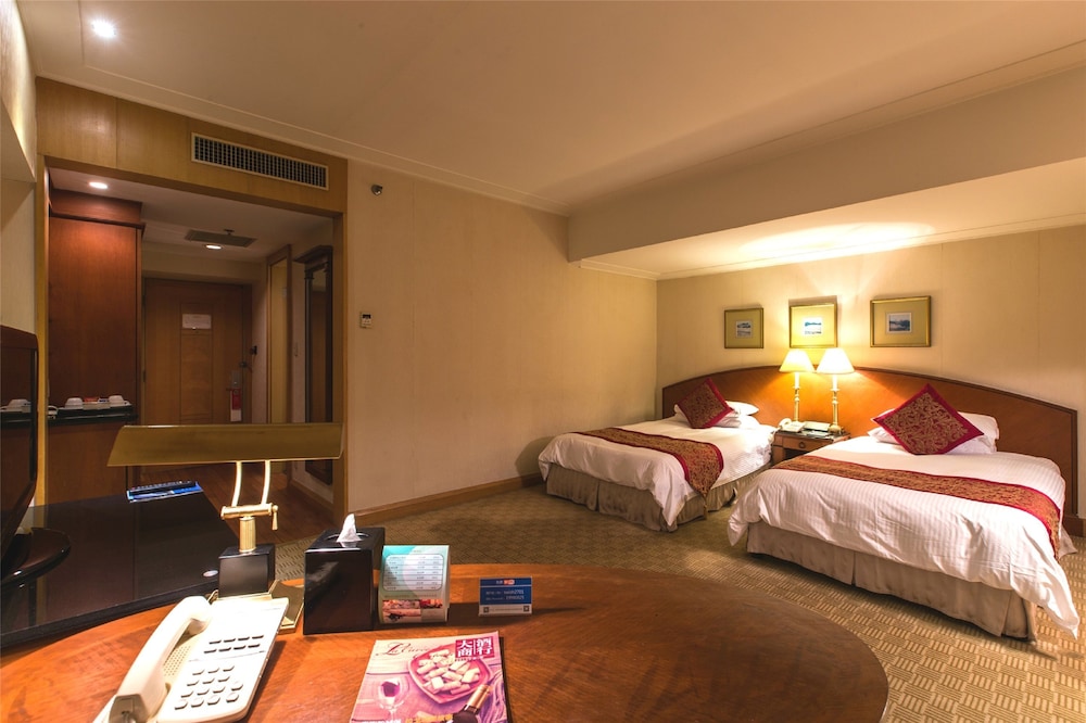 Deluxe Room - Photo 3