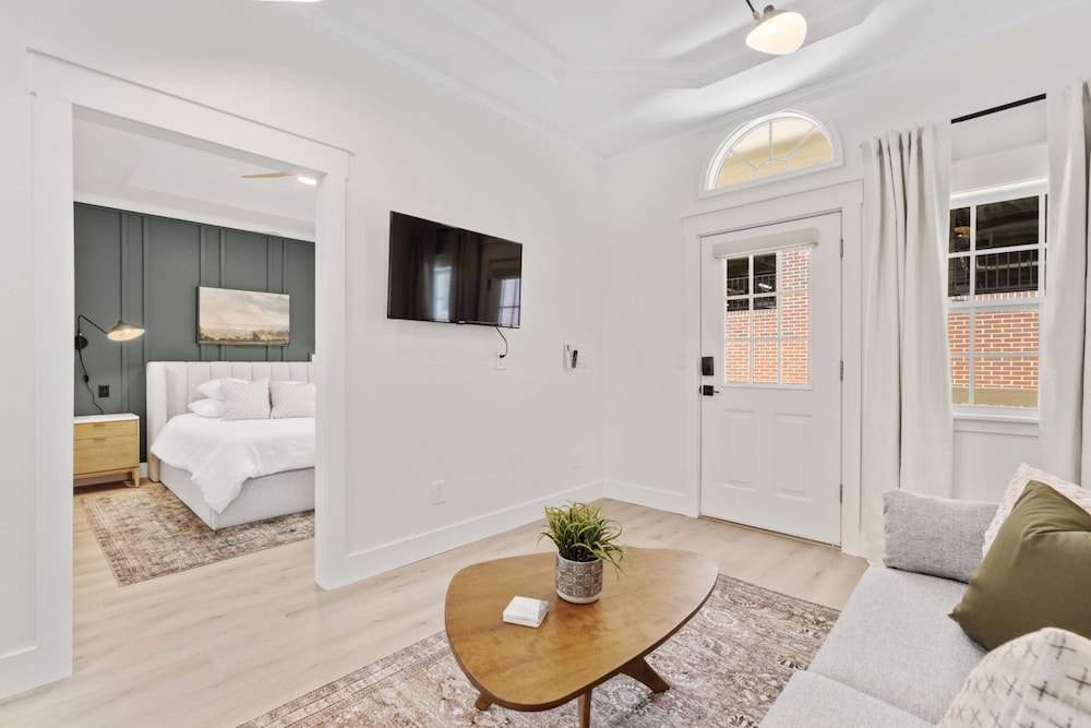 Premier Studio Suite photo 2