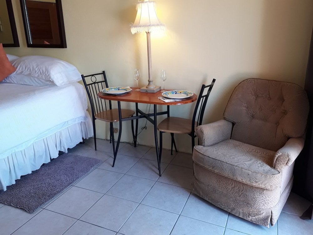 Swimming pool Superior with king bed and kitchenette photo 1