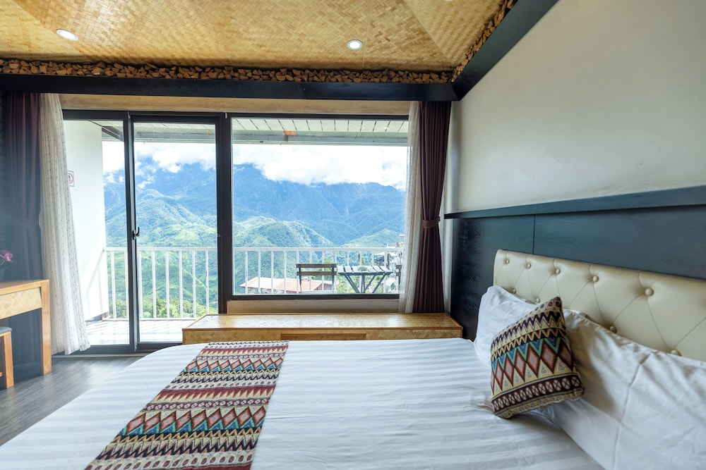 Quadruple Room, Mountain View