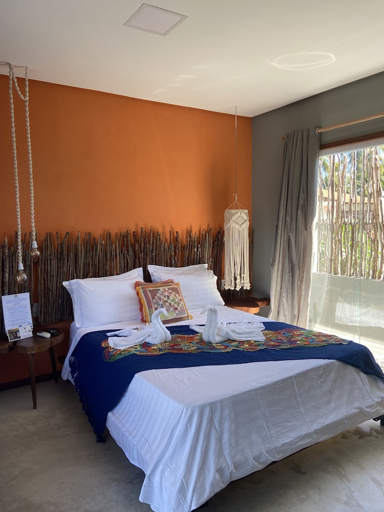 Superior Double or Twin Room, 1 Bedroom, Lanai, Poolside photo 1