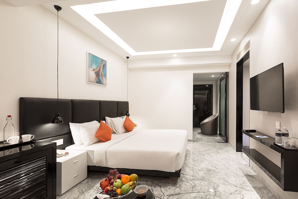 Luxury Suite, 1 Bedroom, Non Smoking, City View photo 1
