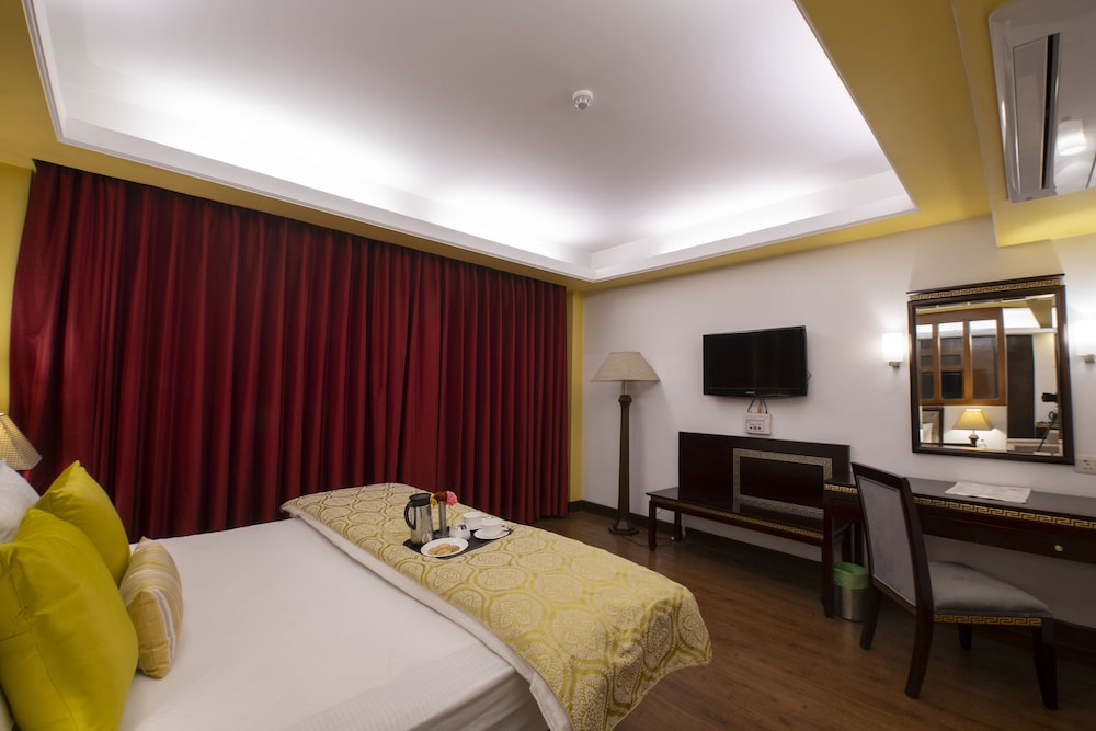 Suite - Photo 2