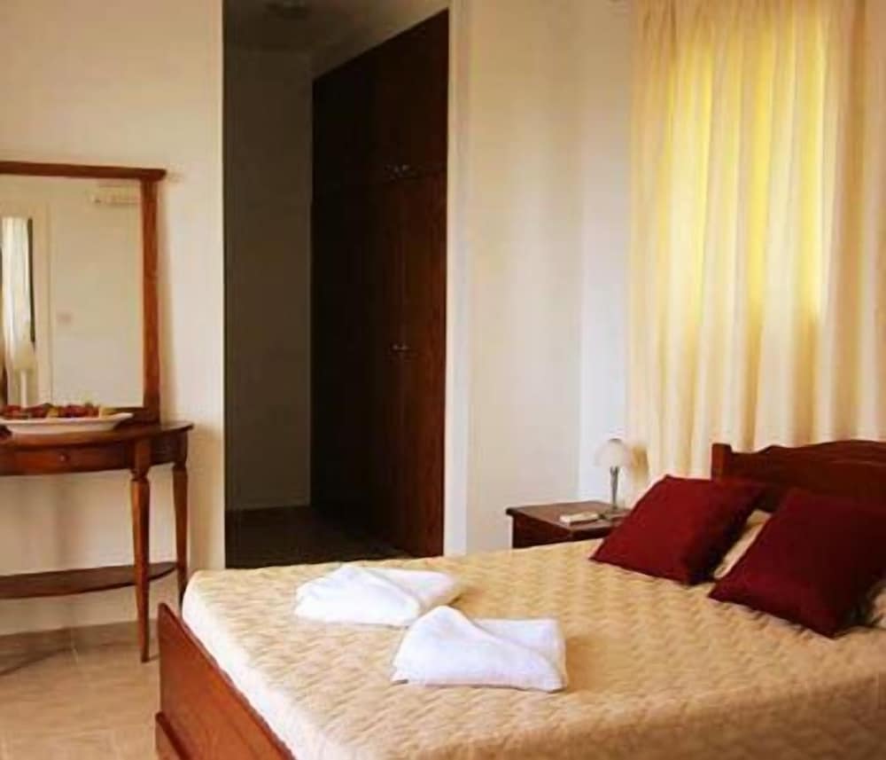 Villa, 3 Bedrooms, Private Pool, Poolside (5 people) photo 2
