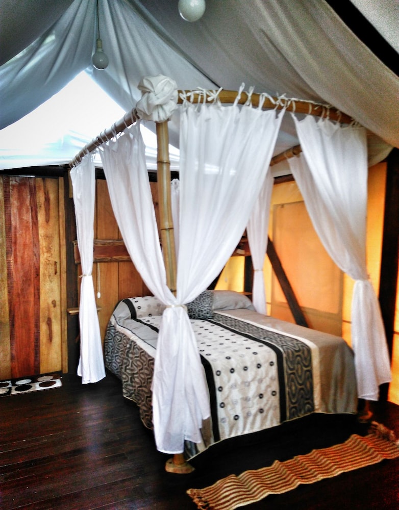 Comfort Tent, 1 Bedroom, Ensuite, River View (Glamping) photo 3