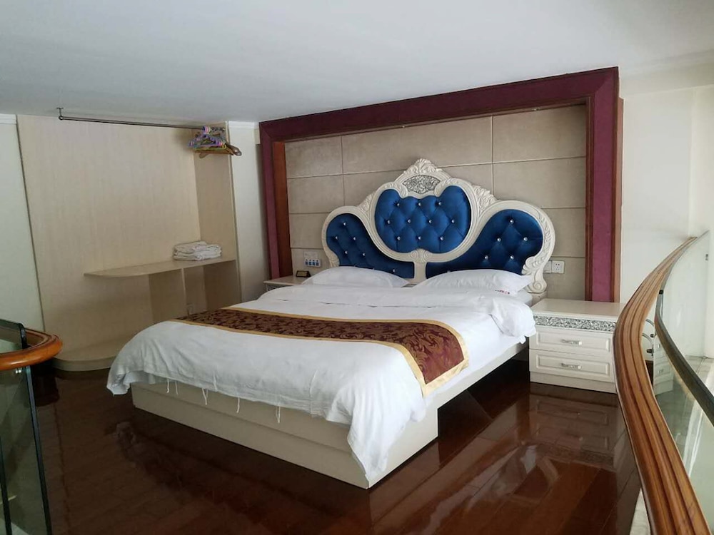 Deluxe Suite(Three bed room for 5 person) photo 3
