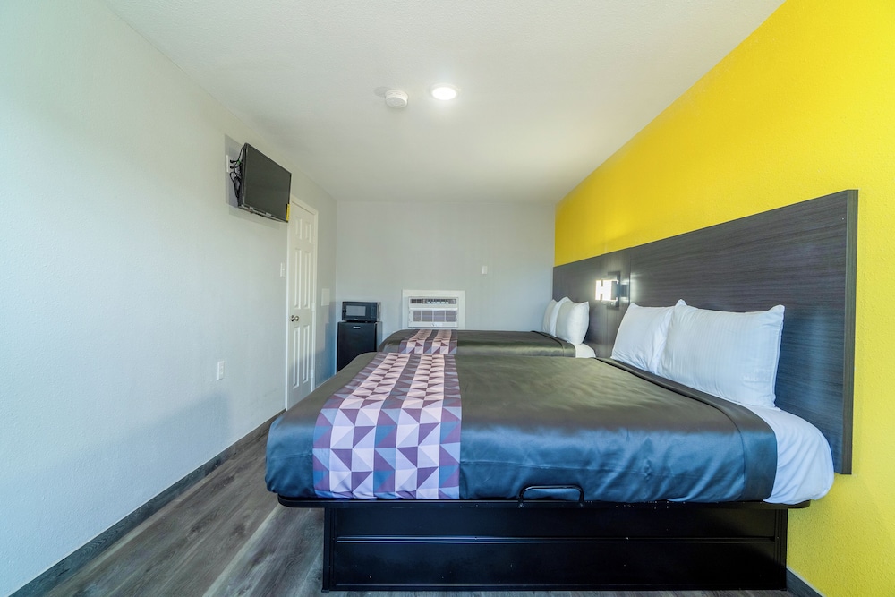 Room, 2 Queen Beds, Non Smoking